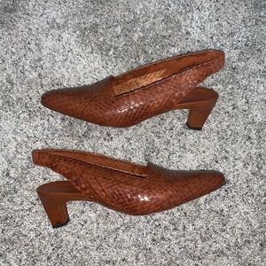 STEPHANE KELIAN BROWN SLINGBACK HEELS✨